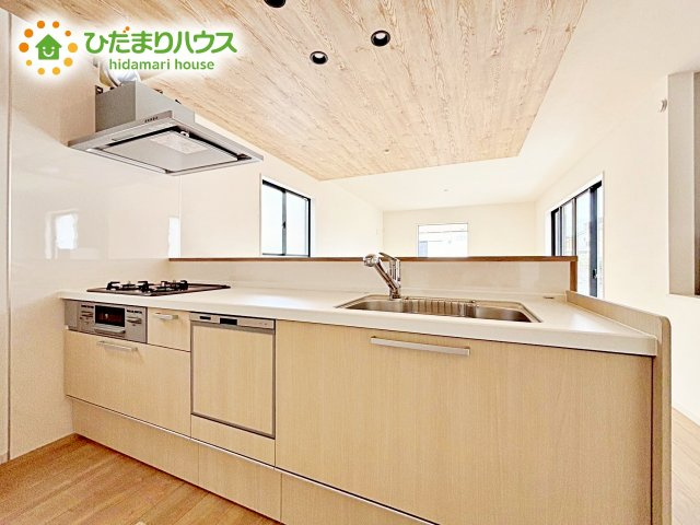 【居間・リビング】 | 水戸市赤塚1期　新築戸建　2号棟 | 家族団らんの時間も増えそうな、日当たり良好＆くつろぎのLDK