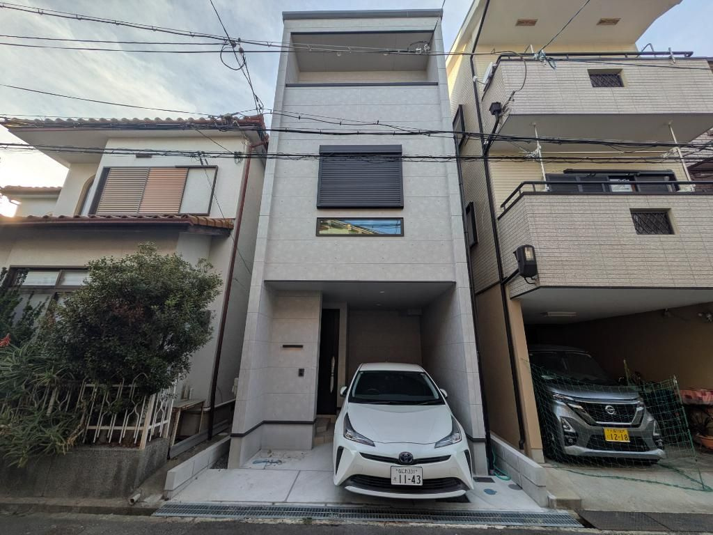 若葉町車庫付　戸建の外観