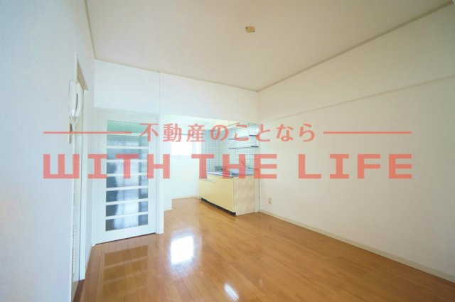 諏訪野ビルの居間・リビング|こちらの居間で趣味の時間をお楽しみください