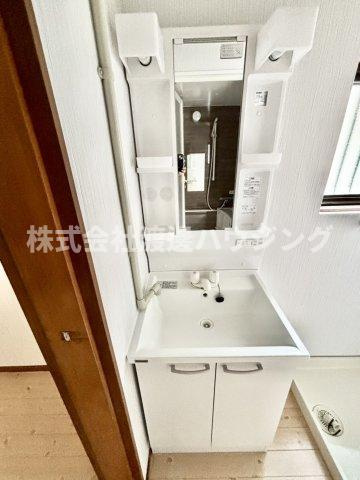 野江内代一戸建の洗面所