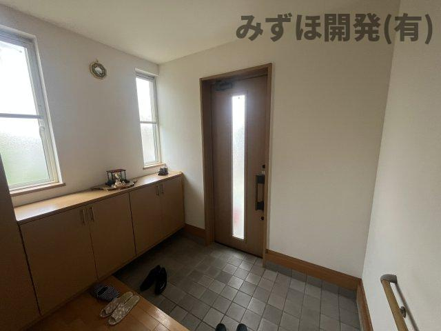 東根市四ツ家1丁目6-15の玄関