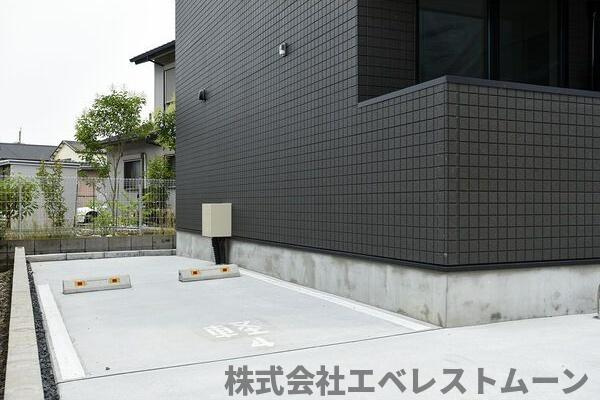 Warren juichiyaⅢの駐車場|駐車スペースもあります