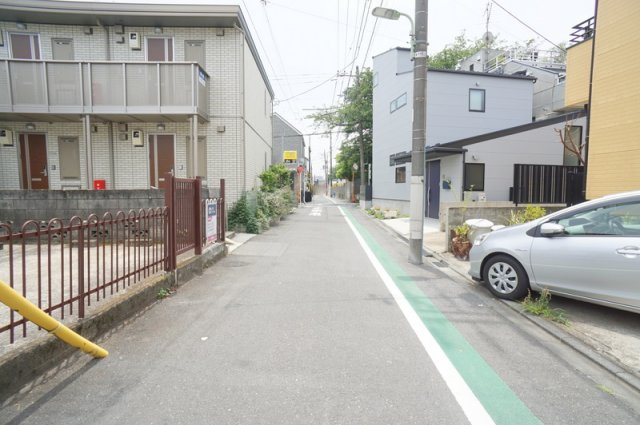 南馬込１　土地の前面道路含む現地写真|西側公道 幅員 約4.40~4.51m　間口約14.57m