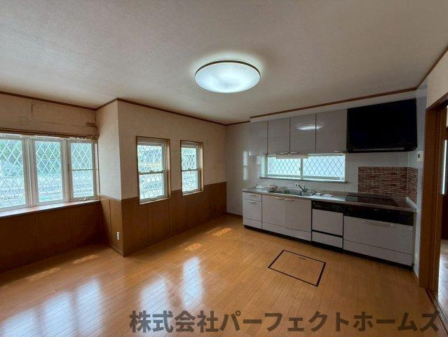 【居間・リビング】の画像