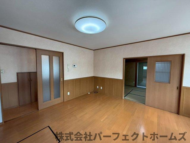 【居間・リビング】の画像
