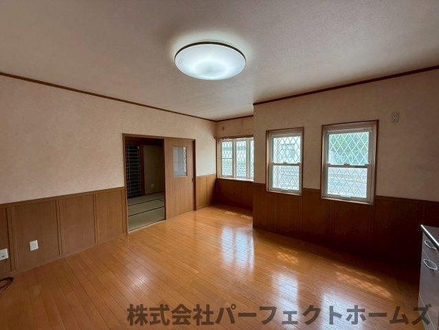 【居間・リビング】の画像