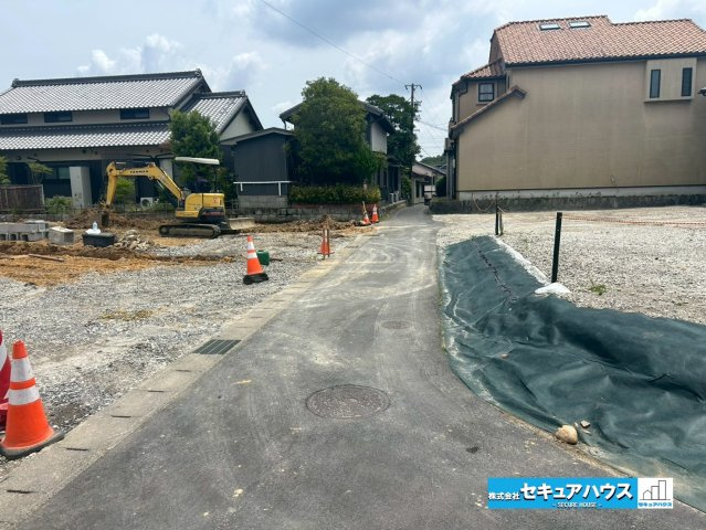 【同施工物件ご案内可能】みよし市莇生町小金下　全2棟の前面道路含む現地写真|事前予約にて現地ご見学いただけます！お気軽にお問い合わせください♪
■株式会社　セキュアハウス　豊明店■
住宅ローンに強く、知識、経験豊富なスタッフ在籍
お客様に寄り添い、ご成約後もサポート致します。