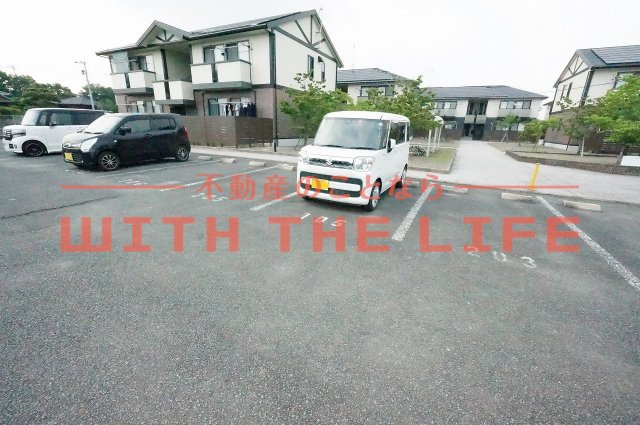 フィールドリバーII【10,000円キャッシュバック対象物件】の駐車場|駐車スペースもあります