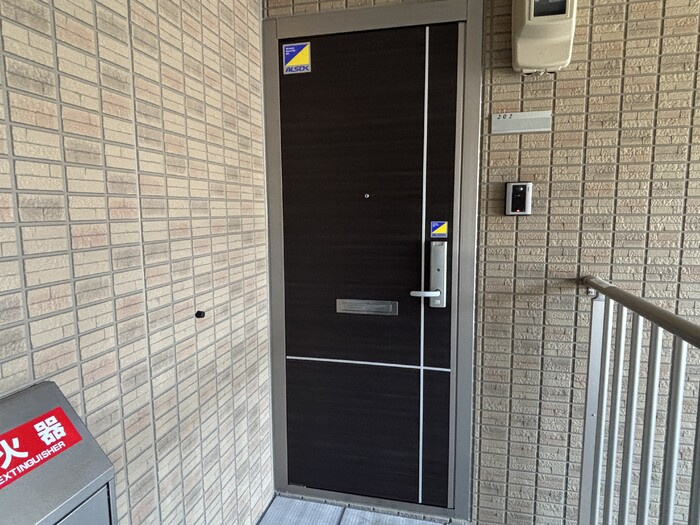 クレシア高木中央の玄関