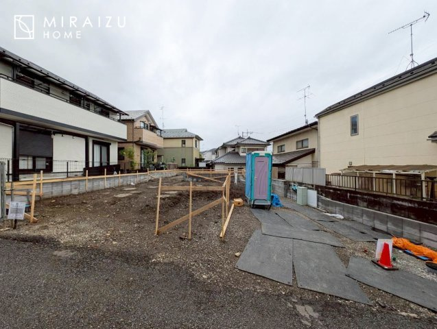 【外観】 | 青く澄み渡った綺麗な空と、陽の光をたっぷりと受ける、そんな新築住宅で新生活をスタートしてみませんか？見学・ご相談等、ミライズホーム(株)までお気軽にご連絡下さい。