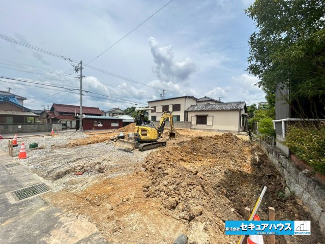 【同施工物件ご案内可能】みよし市莇生町小金下　全2棟の前面道路含む現地写真|事前予約にて現地ご見学いただけます！お気軽にお問い合わせください♪
■株式会社　セキュアハウス■
住宅ローンに強く、知識、経験豊富なスタッフ在籍
お客様に寄り添い、ご成約後もサポート致します。　　　　