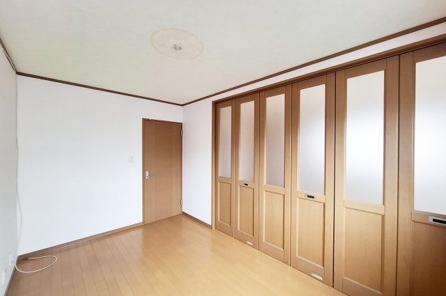 和泉市池田下町の子供部屋|洋室2