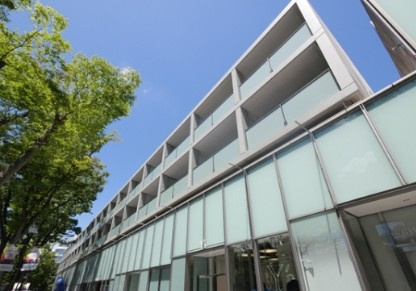  表参道ヒルズゼルコバテラスの外観