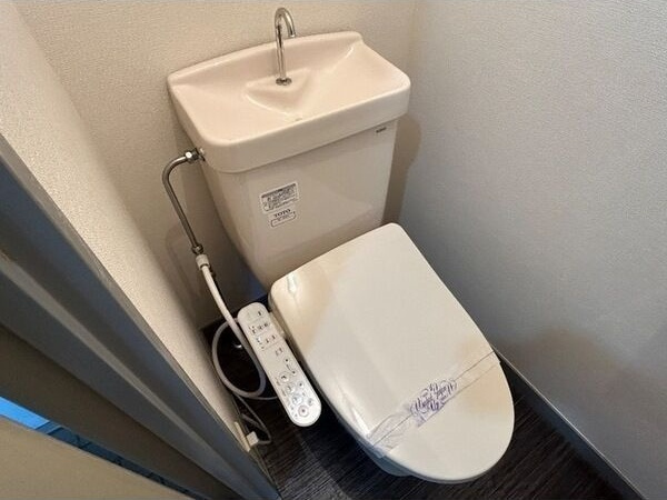 エスポワールトミタのトイレ|落ち着いたトイレです