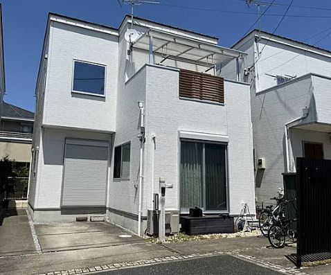 【中古】鶴ヶ島市脚折町中古住宅の外観|平成26年築です
太陽光発電システム搭載
