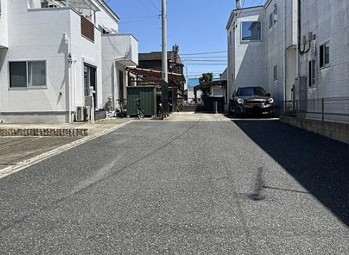 【中古】鶴ヶ島市脚折町中古住宅の前面道路含む現地写真
