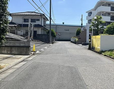【中古】鶴ヶ島市脚折町中古住宅の前面道路含む現地写真