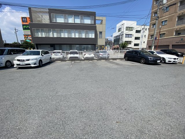 フィオーレ北条の駐車場