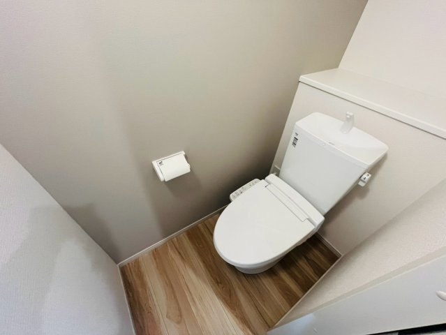 久喜市中妻2期のトイレ|〇トイレ〇
ウォシュレット付き。1.2階にトイレがあるので忙しい朝でも安心です♪
※2026年8月撮影
