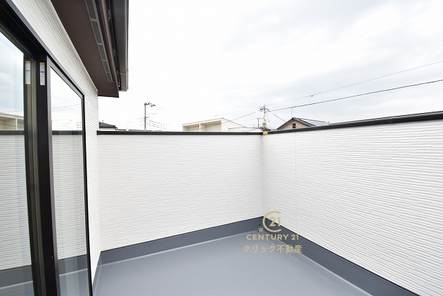 TERRACE　水戸市赤塚　1期 　2のバルコニー|日当たり良好なバルコニーです。気分転換に出るだけでも、晴れた日にお洗濯物やお布団を一気に干すのも気持ちがいい♪