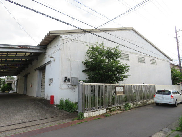 三鷹市上連雀９丁目の倉庫