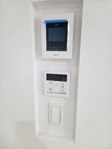 新築　太田市牛沢町　2号棟　GRAFAREの防犯設備|現地写真　カラーTVモニター付きのドアホンがついています。お子様やご高齢の方がお留守番の時でも安心です！