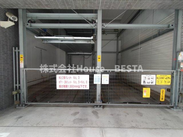 アーバネックスみなと元町の駐車場