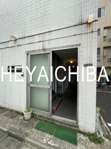 クロノス浅草のエントランス
