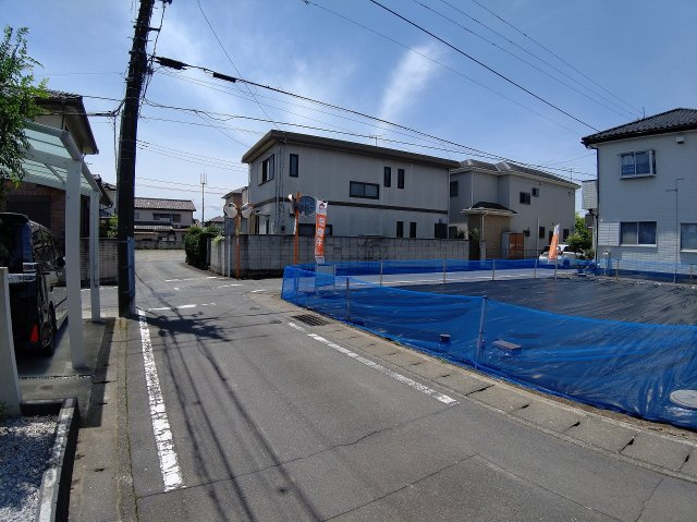 高崎市上小鳥町 売地の前面道路含む現地写真