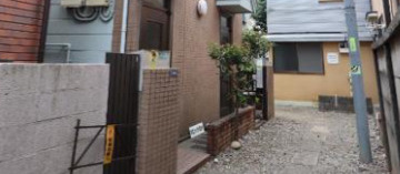 レストFのエントランス