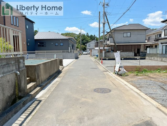水戸市元吉田町6期　新築戸建の前面道路含む現地写真