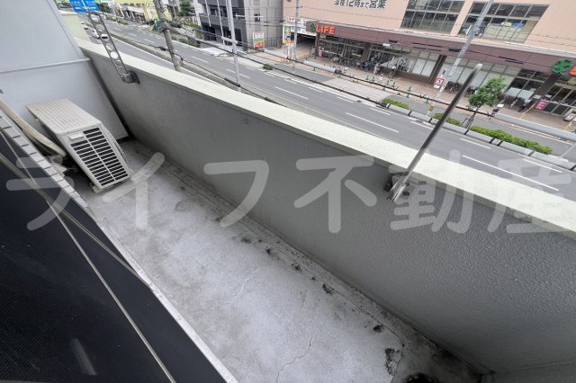 杉浦実業第三ビルのバルコニー