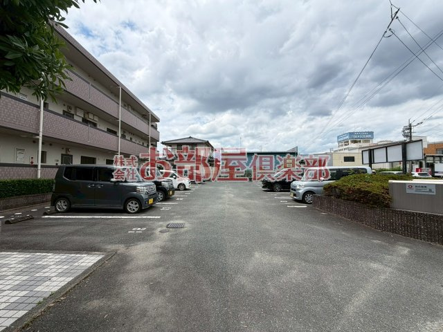 メゾンルミエールの駐車場|駐車場です