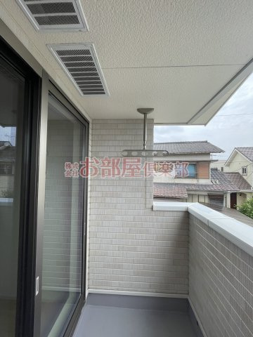 カレントヴィラのバルコニー|お洗濯にも便利なバルコニー付き