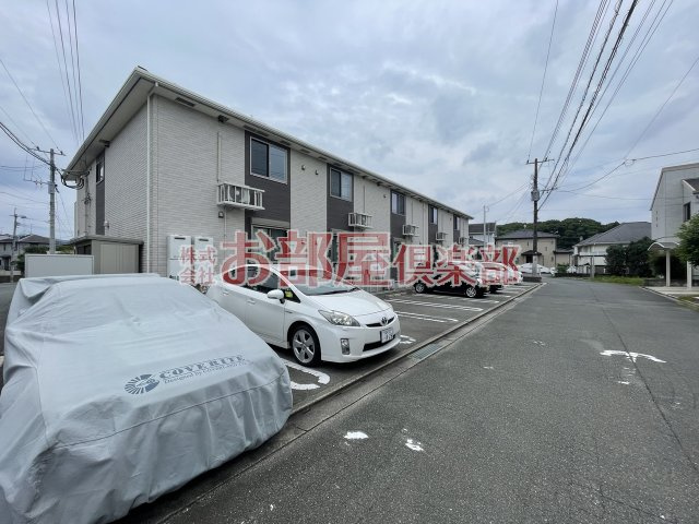 カレントヴィラの駐車場|駐車場に車を止められます