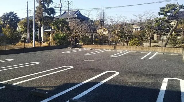 レオパレスプロシード３の駐車場