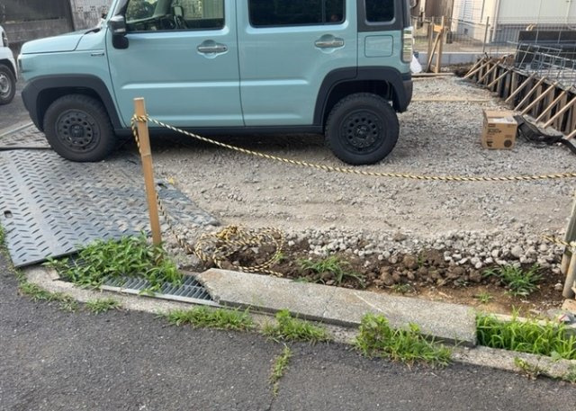 【駐車場】 | 駐車場と明記されていても、最小スペースでつくられた駐車場だと大型車は駐車できなかったり、出入りしにくくなったりする可能性があります。お車のサイズと購入したい物件の駐車場のサイズを現地で確認しましょう。