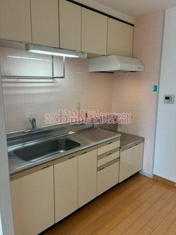 本多ハイツ長門石のキッチン|使いやすいキッチンです