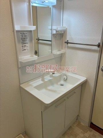 本多ハイツ長門石の洗面所|忙しい朝には欠かせない洗面所です