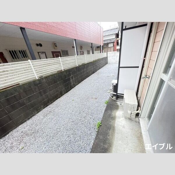 サンライズ京町のバルコニー|お洗濯にも便利なバルコニー付き