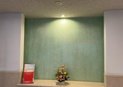 【ロビー】 | ガーデンセシア弐番館 | ロビーというと、エントランスと何がちがうの？と思いますよね。実はロビーとエントランスには明確な決まりはありません。物件によっては、エントランスを入って広がるある程度の広さのある空間がロビーとなります。