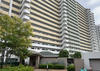 【構造・工法・仕様】 | ガーデンセシア弐番館 | ＲＣ造、Reinforced Concreteは直訳すると補強されたコンクリートです。主に柱や梁・床・壁が鉄筋とコンクリートで構成おり、鉄筋を組んだ型枠にコンクリートを流し込んで固めたものを指します。