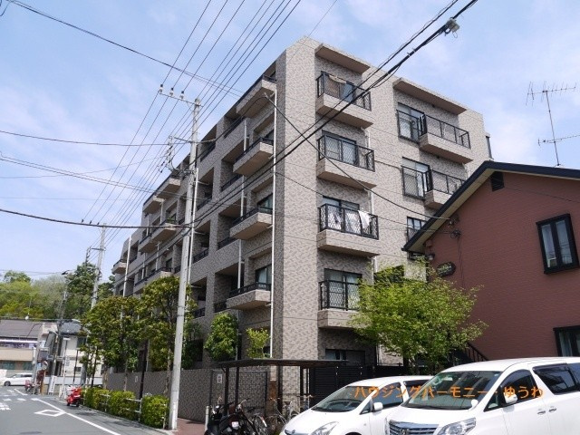 【外観】 | レクセルマンションときわ台 | 穏やかな風と陽光を導き、プライバシーに配慮された設計プランを採用し、居住性を一段と心地よいものにしています。