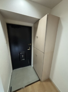 河本マンションの玄関