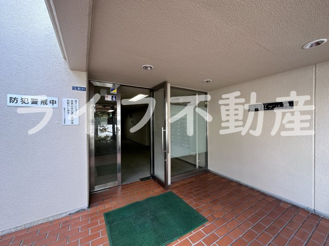 新深江サンハイツのエントランス