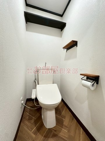 マンションアザレア A棟のトイレ|落ち着いたトイレです