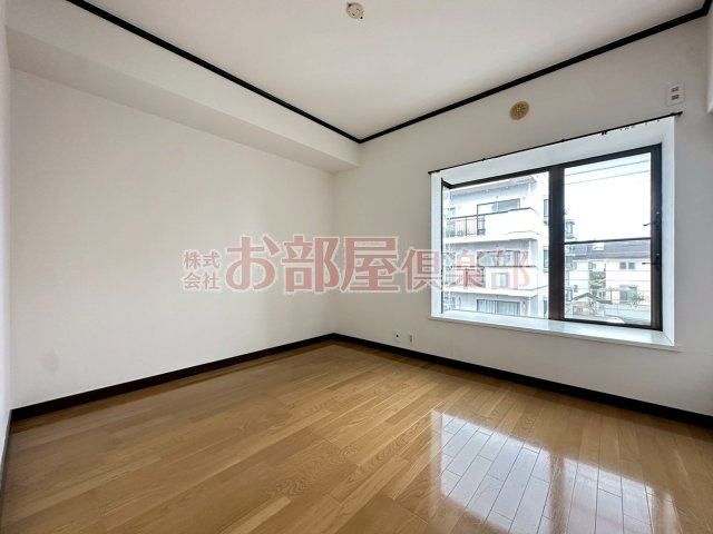 マンションアザレア A棟の洋室|使い勝手のいい洋室です