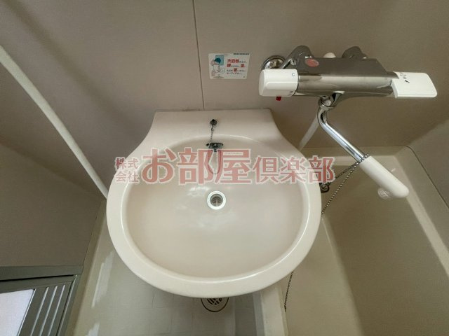 アヴェニール御井の洗面所|明るい洗面所です