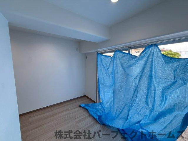 香里ヶ丘ガーデンハイツⅠの洋室|落ち着いた色調の洋室です