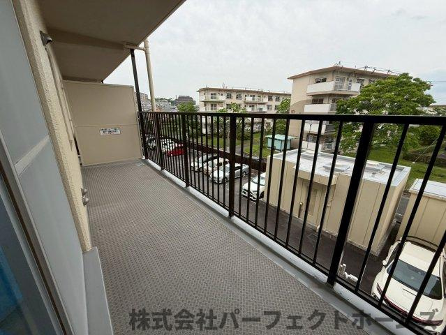 香里ヶ丘ガーデンハイツⅠのバルコニー|落ち着いた時間を過ごせるバルコニーです